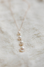 Load image into Gallery viewer, 14k Gold Graduated 5-10mm Freshwater Pearl Pendant Necklace 18&quot;
