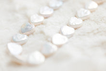 Load image into Gallery viewer, Heart flat Pearl Strand 18"
