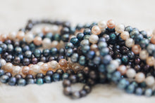 Load image into Gallery viewer, Black Baroque Pearl 7-8mm Strand
