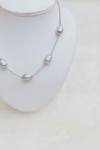 Load image into Gallery viewer, Sterling Silver Necklace With 3 Baroque Pearl

