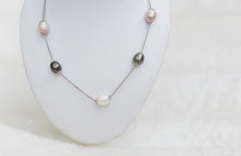 Load image into Gallery viewer, Sterling Silver Necklace With 3 Baroque Pearl

