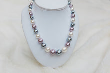 Load image into Gallery viewer, White Mother of Pearl Necklace 14&quot;
